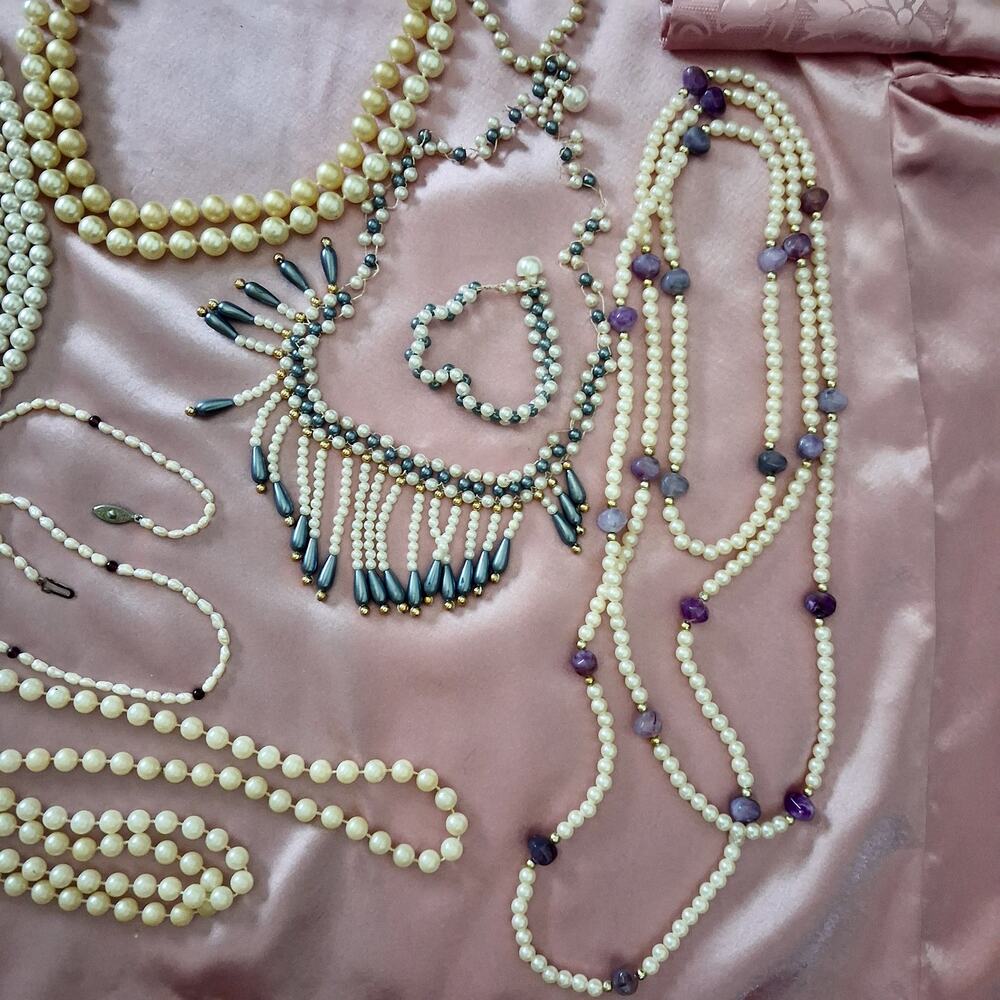 Pearl Jewelry Lot Necklace Bracelet FAUX Misc Stones Colors Eras Styles Costume - Picture 5 of 7